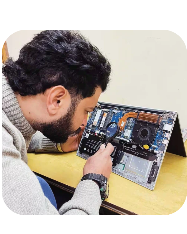 Mohammad — senior laptop repair technician in Dubai with 20 years experience